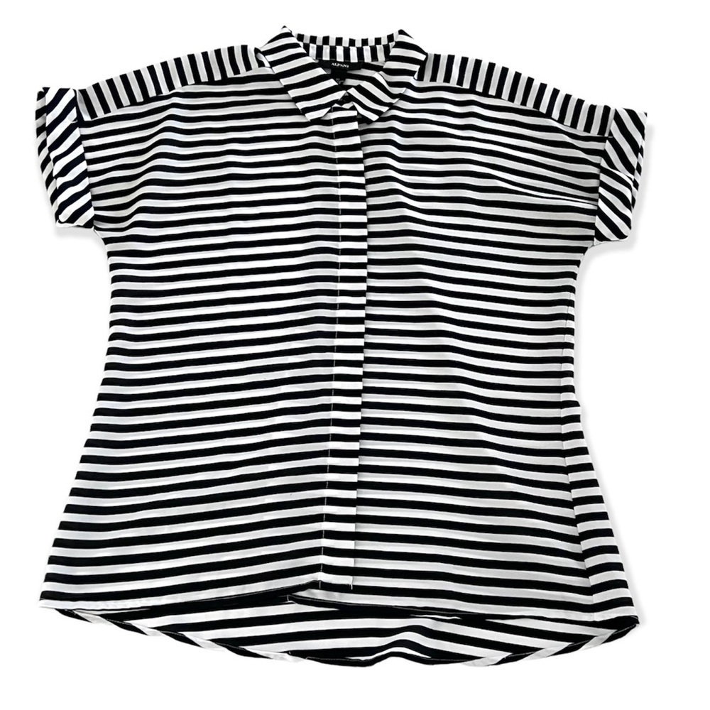 Alfani Black and White Stripes Short Sleeve Front Button Blouse. Size 10